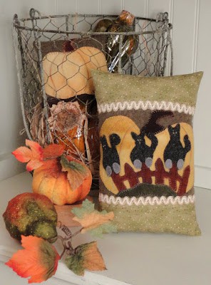 SFP71 Folk Art Pumpkin 3 - $8.00